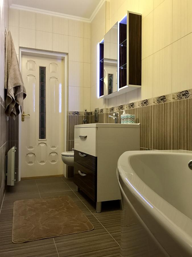Panoramic View Top Floor Apartment In The City Center Muncaci Exterior foto